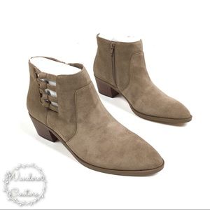 SOLE SOCIETY Nianya Knotted Suede Ankle Booties